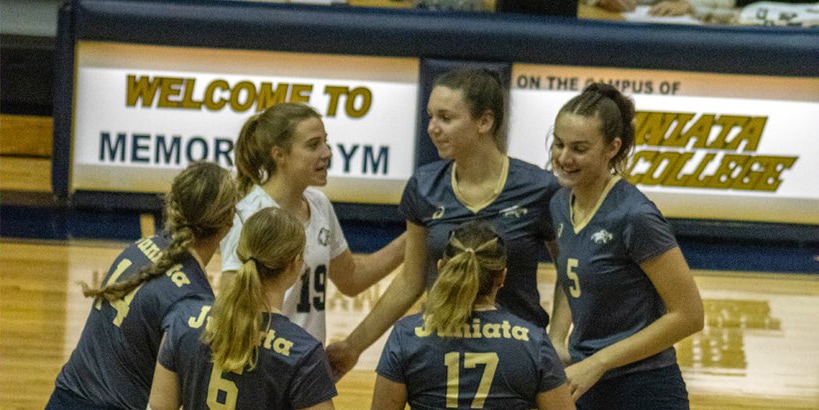 Juniata volleyball team - September 2023