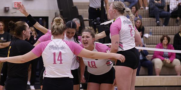 WAYNE STATE VOLLEYBALL VS WINONA.  PHOTO BY BOB BERRY